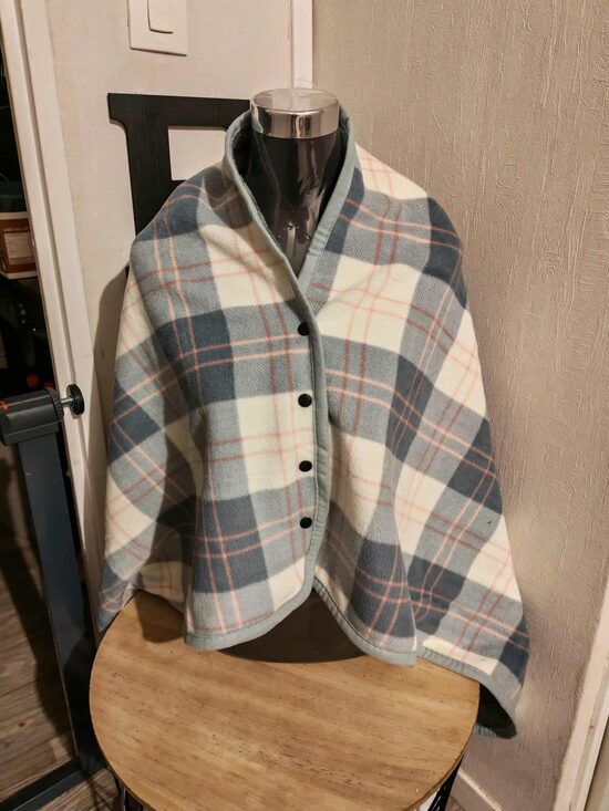 🤍 Couverture chaude transformable en poncho