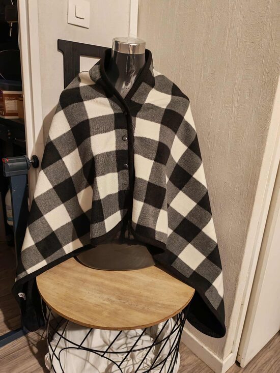 🖤 Couverture chaude transformable en poncho Noir